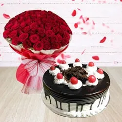 Order Online Arrangement of Red Roses with Black Forest Cake