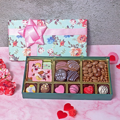 Special Mothers Day Chocolaty Floral Hamper