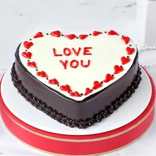 Exquisite Gift of Heart Shape Chocolate Cake