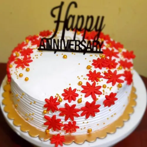 Delightful Anniversary Cake