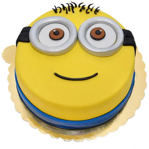 Delicious Minions Fondent Cake