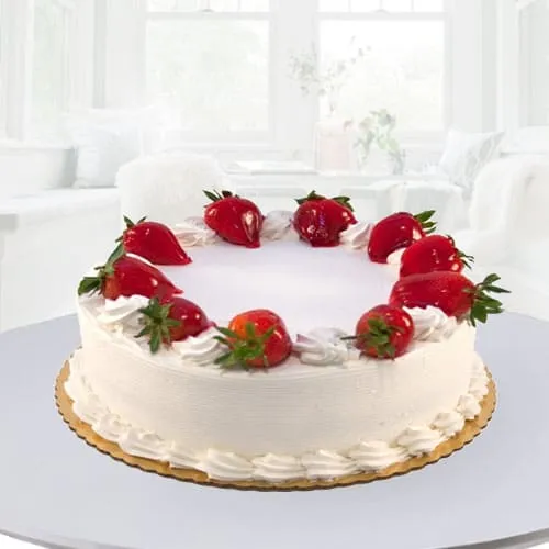 Order Eggless Strawberry Cake for Mom