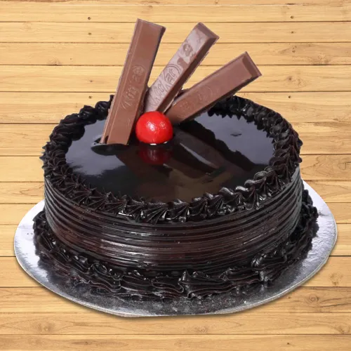 Online Scrumptious Kitkat Chocolate Cake