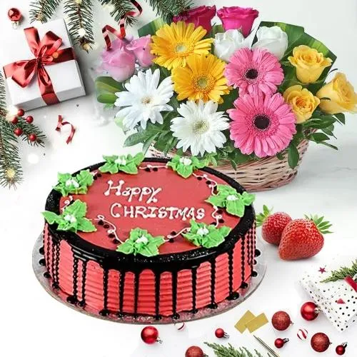 Delicate Merry-Xmas Strawberry Cake With Mix Bloom Basket