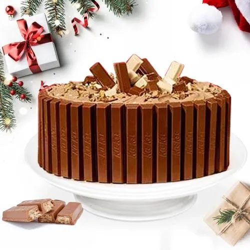 Mouth-Watering KitKat Cake for Christmas