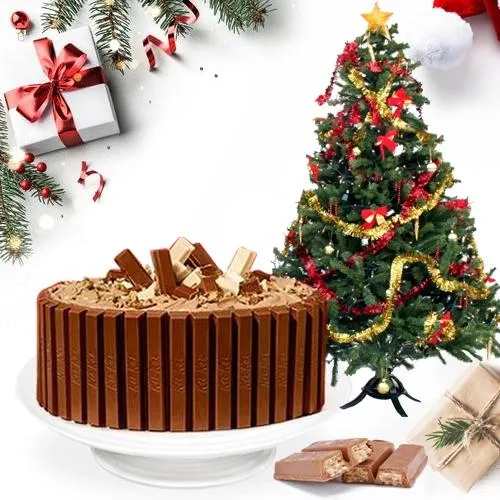Chocolate-Coated Kitkat Cake with X_Mas Tree