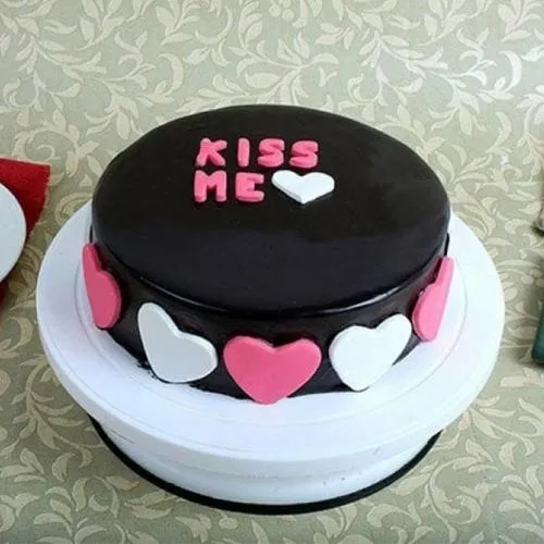 Marvelous Gift of Fondant Chocolate Cake for Kiss Day