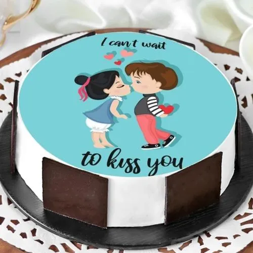 Delectable Vanilla Flavor Photo Cake for Kiss Day