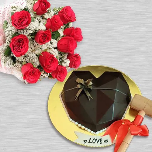 Marvelous Rose Bouquet with Heart Shape Pi�ata Cake n Hammer