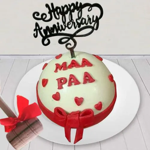 Scrumptious Round White Piata Cake with Hammer