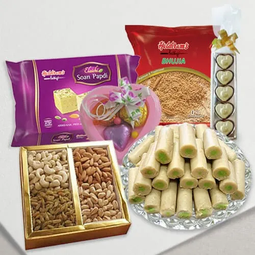Deliver Online Ready to Eat Gift Hamper from Haldiram