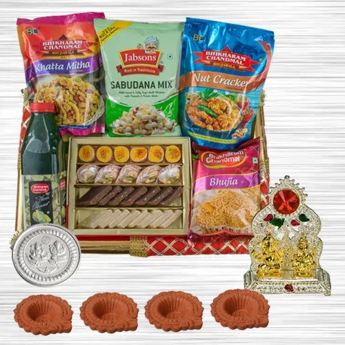 Delightful Festive Gift Hamper for Diwali