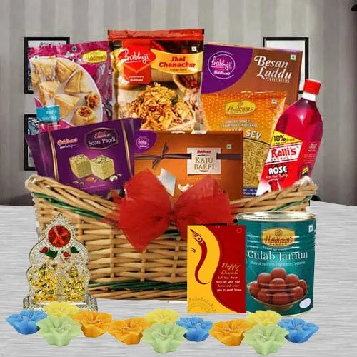 Wonderful Sweets N Savory Gift Hamper