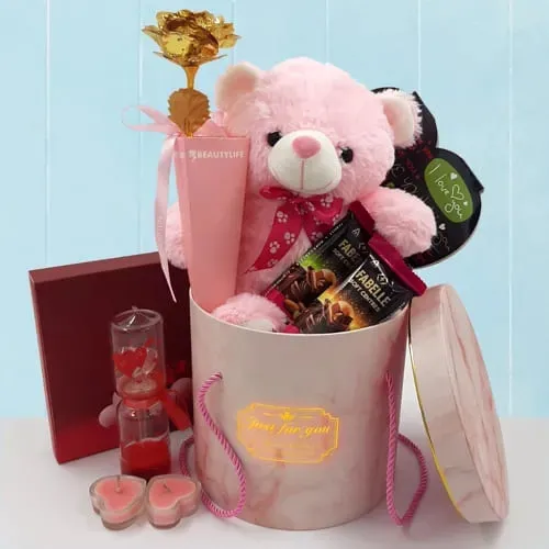 Remarkable Growing Love Gift Hamper for Your Valentine