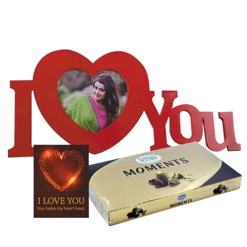 Stunning Personalized ILU Gift Combo with Chocolates