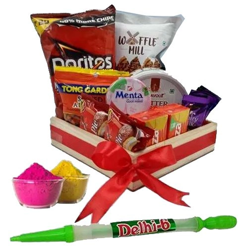 Wonderful Choice of Holi Gourmet Treat with Pitchkari n Gulal