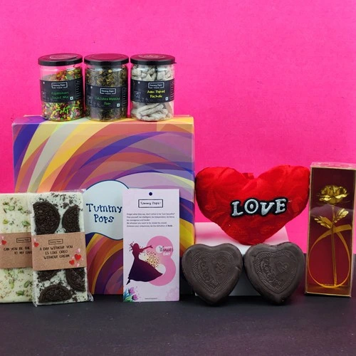 Delectable Chocolates with Assorted Mukhwas Gifts Box