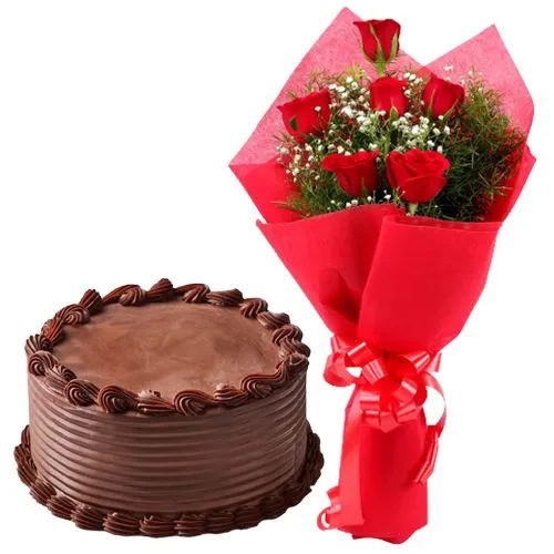 Chocolate Cake with Red Roses Bouquet