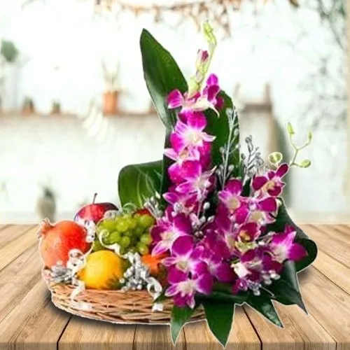 Splendid Flowers with mixed fresh Fruits