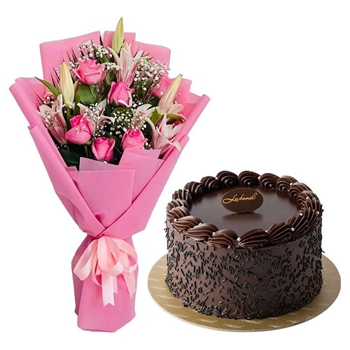 Lovers Fantasy Pink Roses Bunch n Chocolate Cake Combo