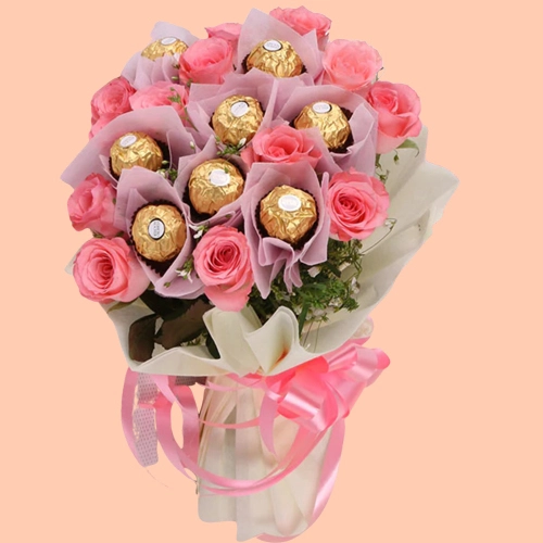 Beautiful Ferrero Rocher N Pink Rose Bouquet for Mothers Day	