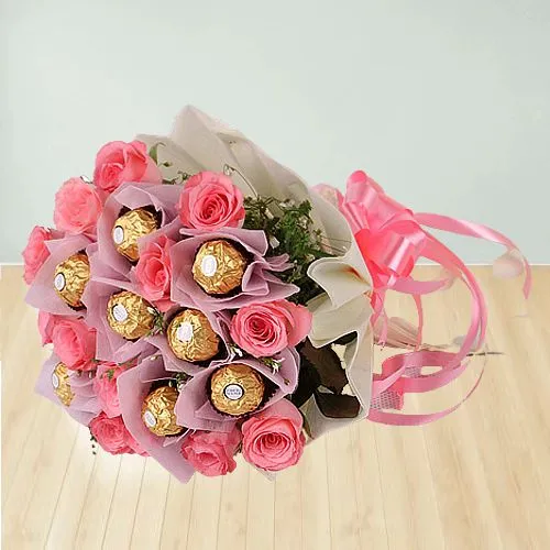 Buy Bouquet of Ferrero Rocher with Pink Roses