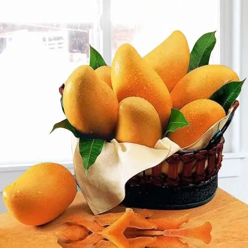 Good Quality Mangoes decorated in Basket 