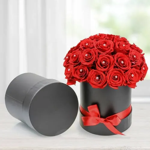 Marvelous Red Roses in Black Cardboard Gift Box
