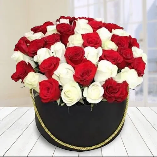 Attractive Red and White Roses Hat Box