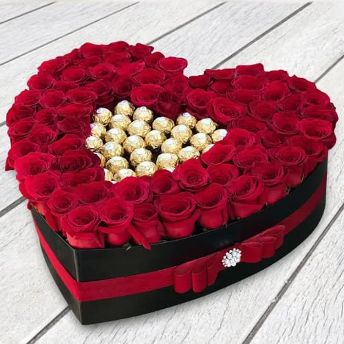 Attractive Love Box of Red Roses n Ferrero Rocher