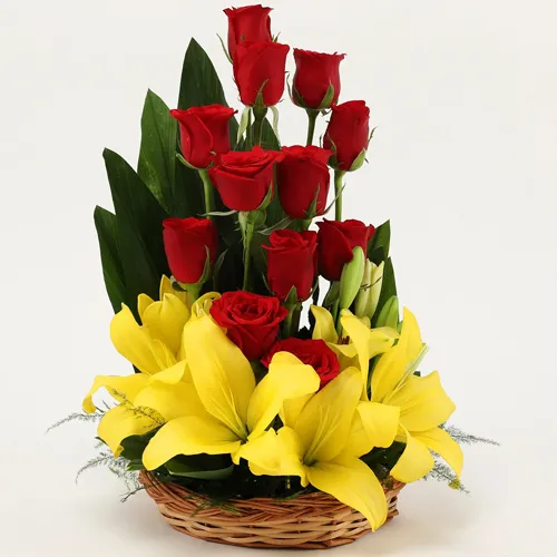 Deliver Basket of Yellow Lilies N Red Roses Online