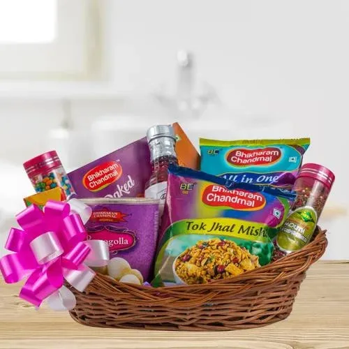 Exquisite Indian Delights Gift Tray