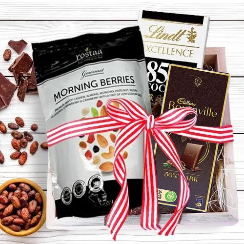 Admirable Moms Love for Chocolate Gift Hamper