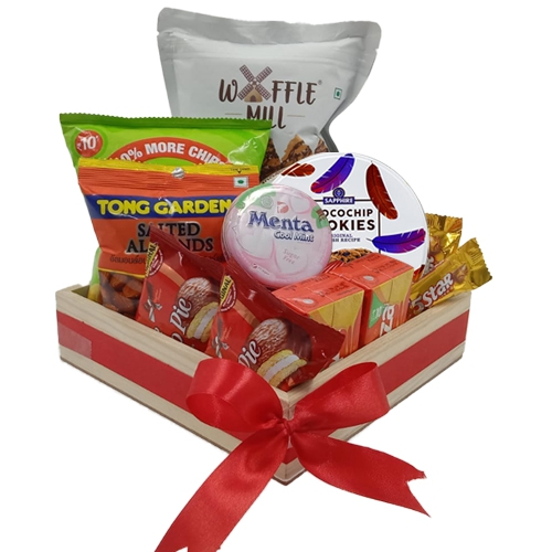 Delicious Gourmet Essentials Gift Basket