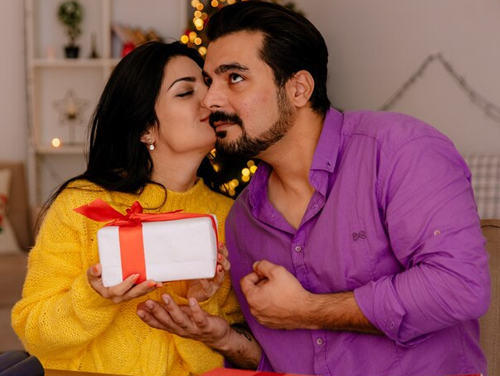 Sending Valentine Gifts for Husband Indian